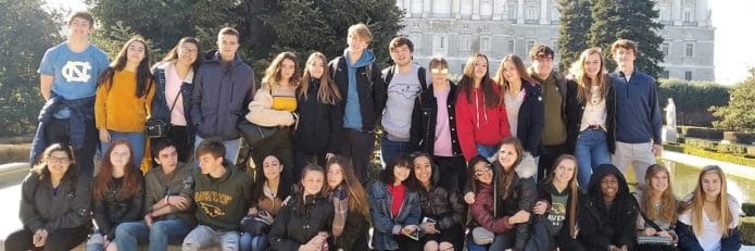 El Colegio Amanecer recibe la visita de los alumnos de Ravenscroft School